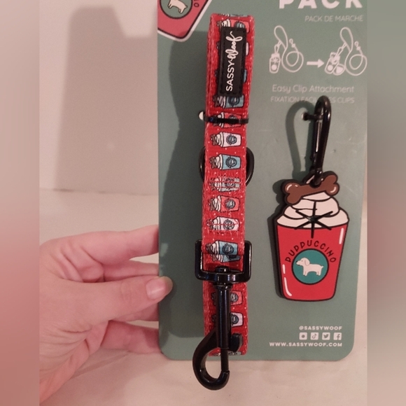 NEW Sassy Woof - Walkie Pack (Leash & Potty Pal) - Red Puppuccino - Picture 4 of 9